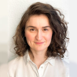 Zoe Moulara, Psychologist & Systemic Psychotherapist